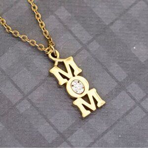 16 inch, Vintage Gold Tone Chain Link Mom Pendant Choker Necklace by Avon - G39